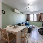 Bright City-center Flat For 4 Guests Daire