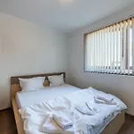 Daire Bright City-center Flat For 4 Guests