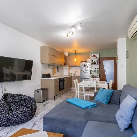 Bright City-center Flat For 4 Guests Daire *