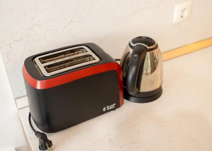 Bright City-center Flat For 4 Guests *