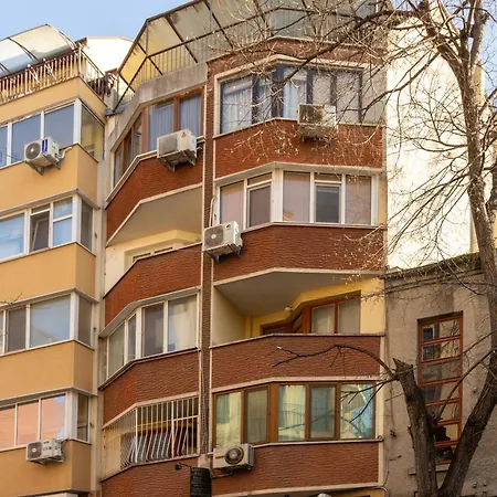 Bright City-center Flat For 4 Guests * Varna